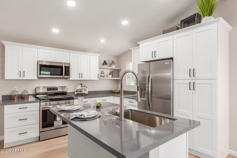 531 89th Pl, Mesa, AZ 85208