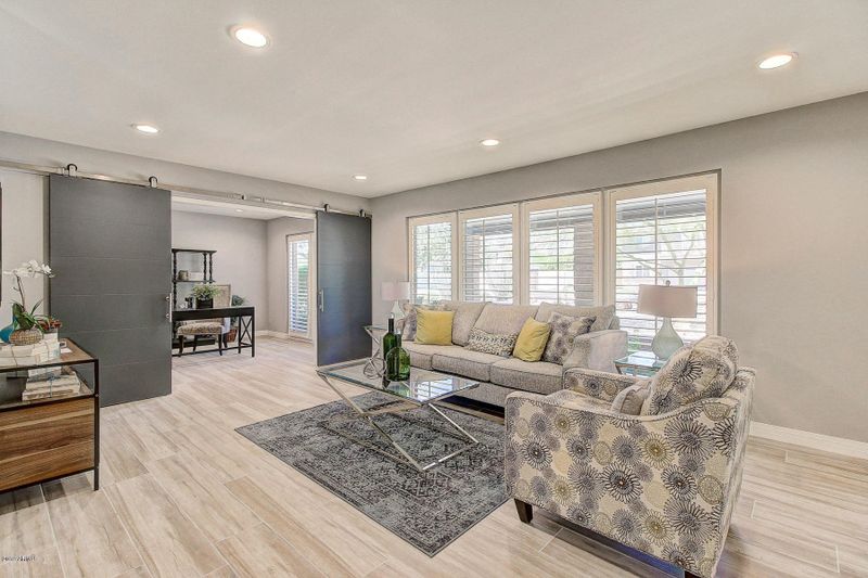 531 W Why Worry Ln, Phoenix, AZ 85021