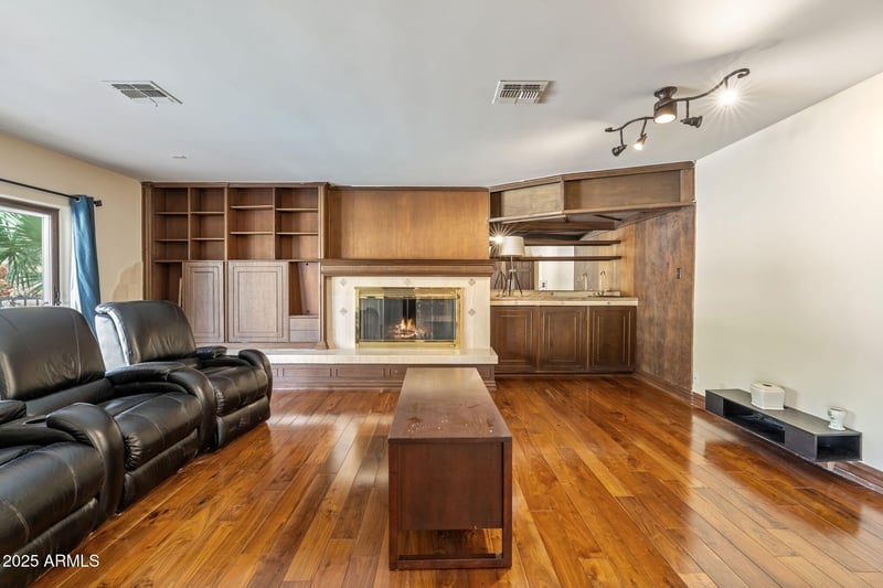 5310 Camelback Rd, Phoenix, AZ 85018