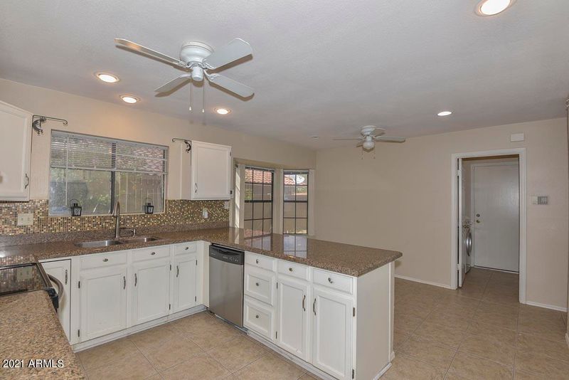 5313 W Cochise Dr, Glendale, AZ 85302