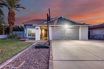 5315 Shaw Butte Dr, Glendale, AZ 85304