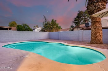 5315 Shaw Butte Dr, Glendale, AZ 85304