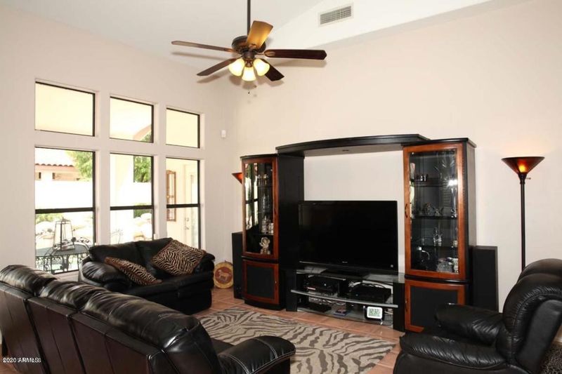 5316 W Wethersfield Dr, Glendale, AZ 85304