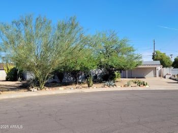 5317 61st Dr, Glendale, AZ 85301