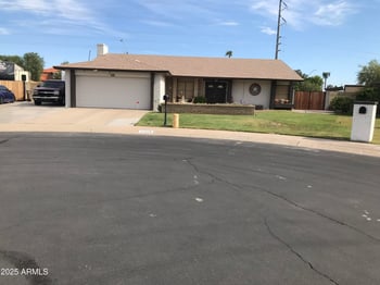5318 Shaw Butte Dr, Glendale, AZ 85304
