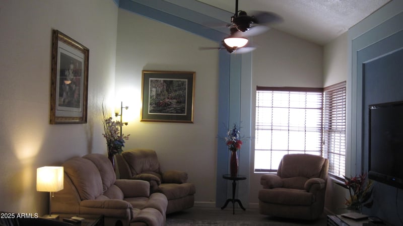 5318 Shaw Butte Dr, Glendale, AZ 85304