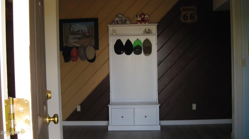 5318 Shaw Butte Dr, Glendale, AZ 85304