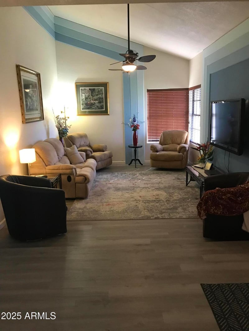 5318 Shaw Butte Dr, Glendale, AZ 85304