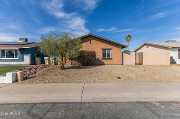 5318 W Mauna Loa Ln, Glendale, AZ 85306
