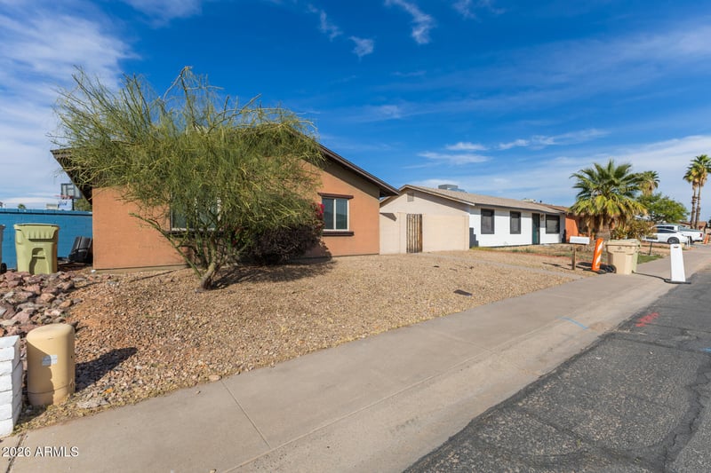 5318 W Mauna Loa Ln, Glendale, AZ 85306