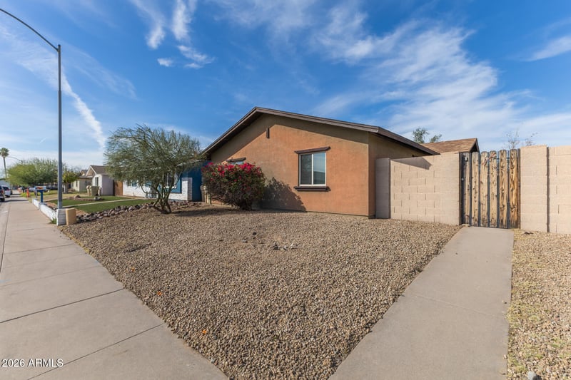 5318 W Mauna Loa Ln, Glendale, AZ 85306