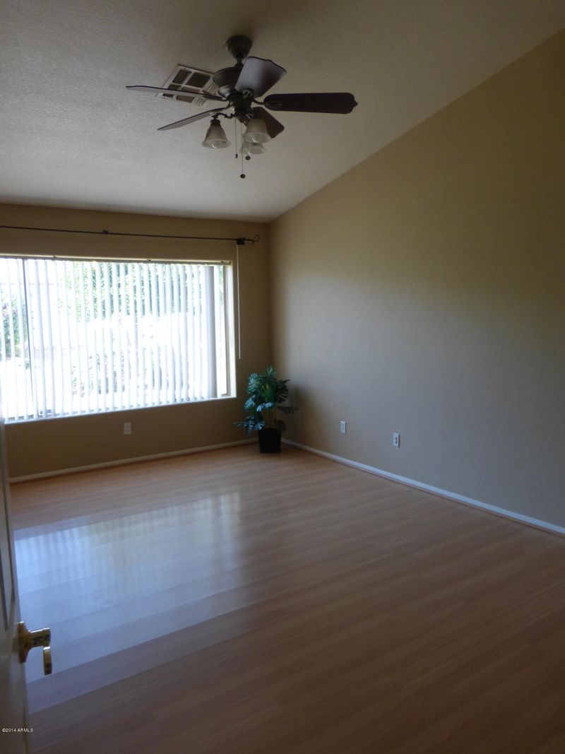 532 W Michelle Dr, Phoenix, AZ 85023