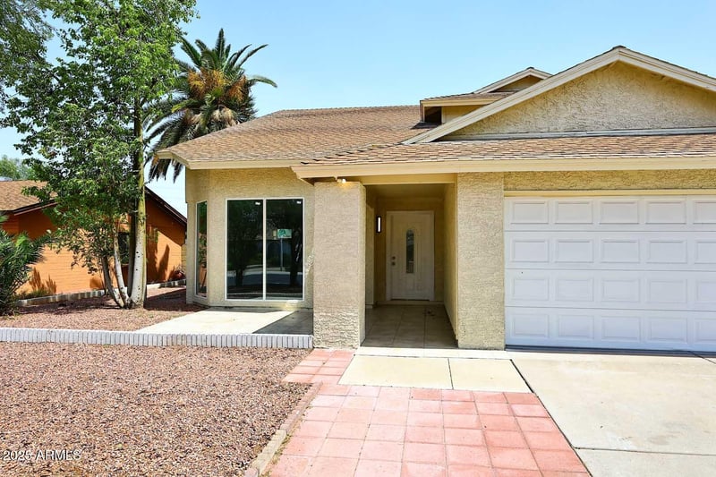 5320 Desert Hills Dr, Glendale, AZ 85304