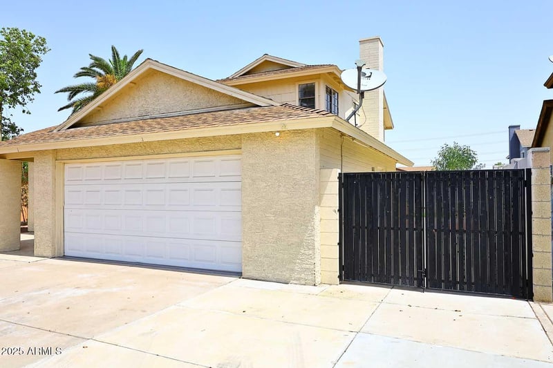 5320 Desert Hills Dr, Glendale, AZ 85304
