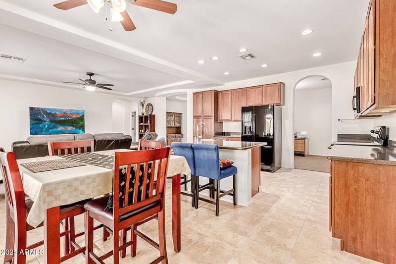 5320 Winston Dr, Laveen, AZ 85339