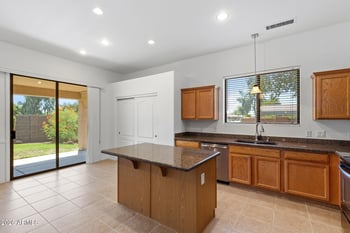 5321 W Angela Dr, Glendale, AZ 85308