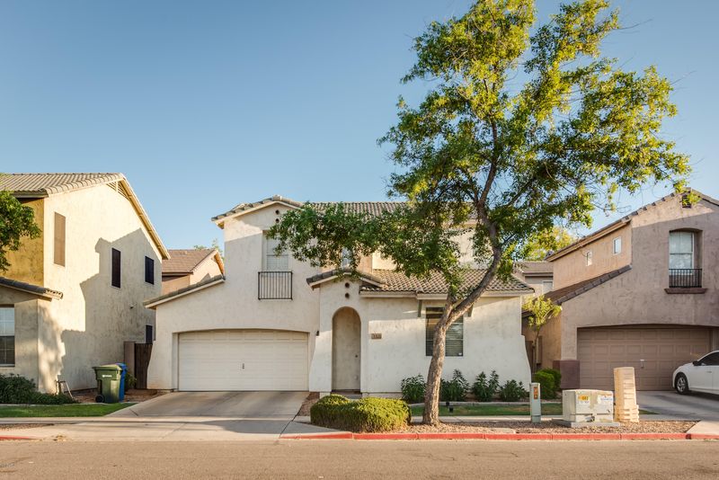 5321 W Raymond St, Phoenix, AZ 85043