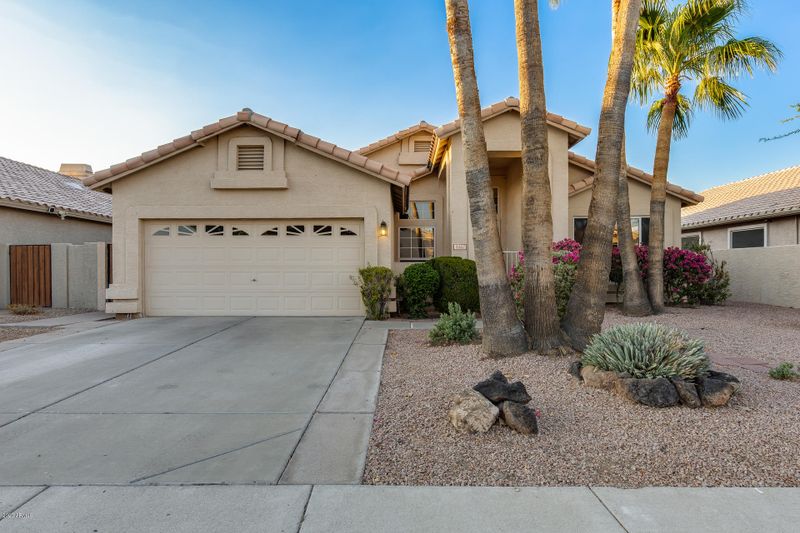 5322 W Tonopah Dr, Glendale, AZ 85308
