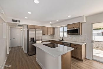 5325 Des Moines St, Mesa, AZ 85205