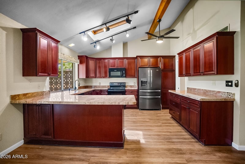 5325 Kings Ave, Glendale, AZ 85306