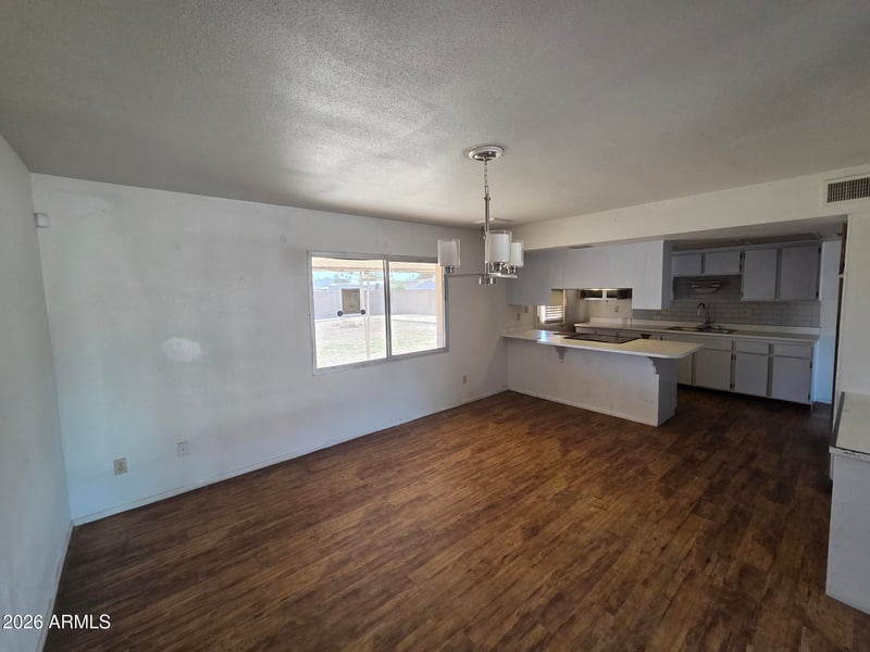 5327 N 40th Ln, Phoenix, AZ 85019