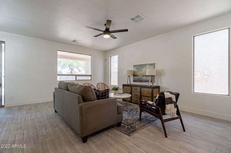 5327 S 7th Dr, Phoenix, AZ 85041