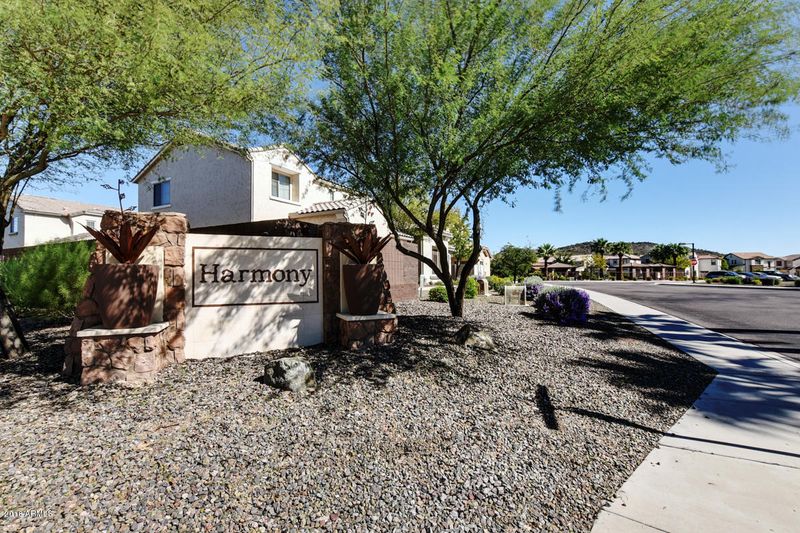 5328 W Molly Ln, Phoenix, AZ 85083