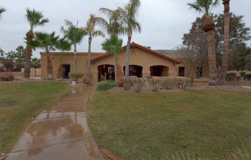 5329 W Electra Ln, Glendale, AZ 85310