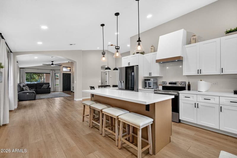 533 N Joshua Tree Ln, Gilbert, AZ 85234
