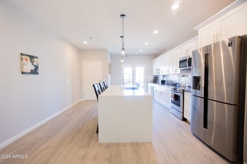 533 Harwell Rd, Phoenix, AZ 85041