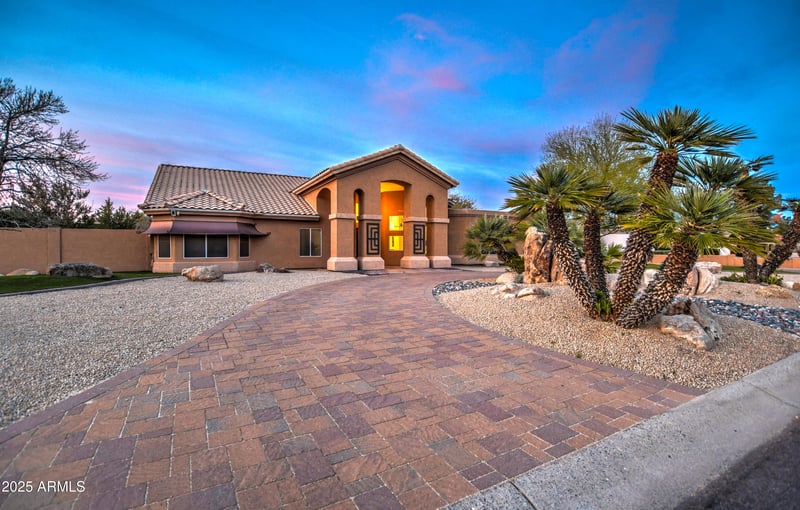 5332 Misty Willow Ln, Glendale, AZ 85310