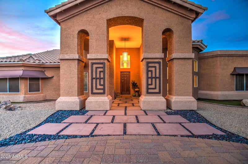5332 Misty Willow Ln, Glendale, AZ 85310