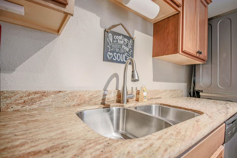 5332 W Banff Ln, Glendale, AZ 85306