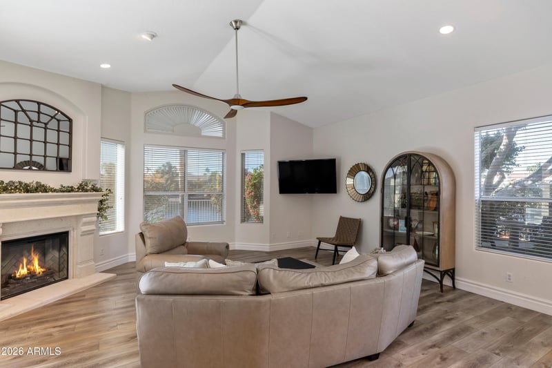 5335 Rose Garden Ln, Glendale, AZ 85308