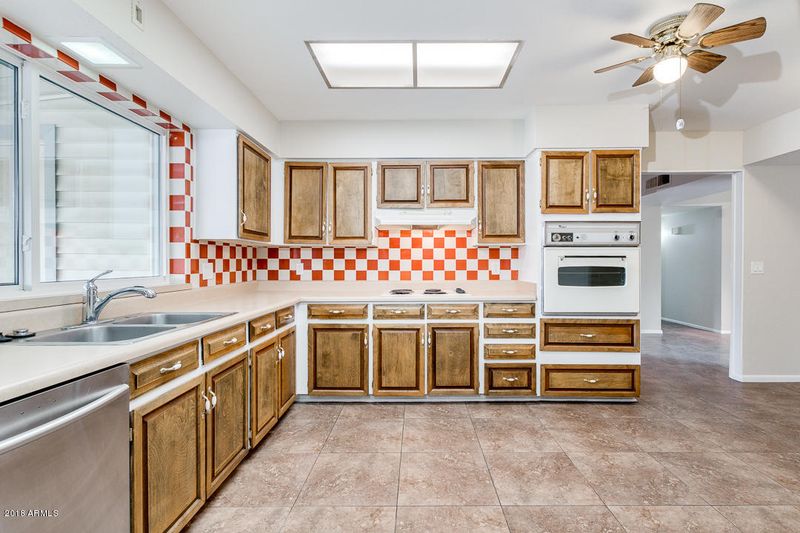 5338 W Hatcher Rd, Glendale, AZ 85302
