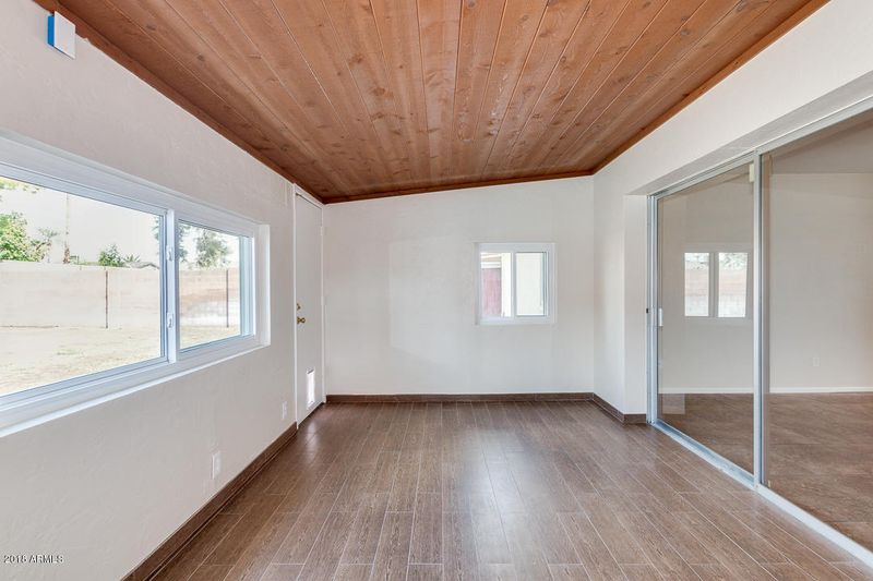 5338 W Hatcher Rd, Glendale, AZ 85302