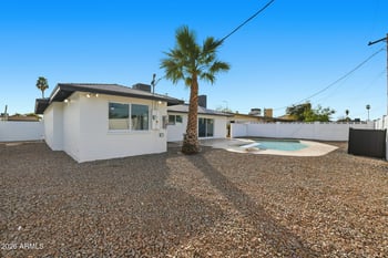 534 Pebble Beach Dr, Tempe, AZ 85282