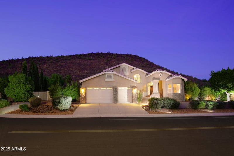 5340 Melinda Ln, Glendale, AZ 85308