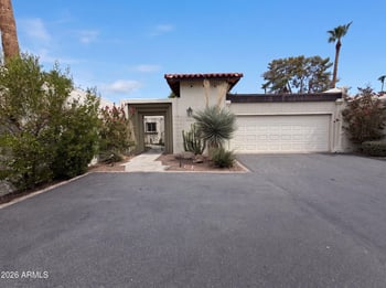 5341 Questa Tierra Dr, Phoenix, AZ 85012