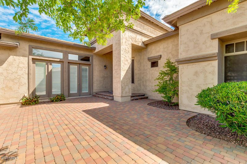 5341 S Four Peaks Way, Chandler, AZ 85249