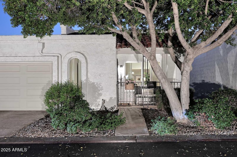 5342 Las Casitas Pl, Phoenix, AZ 85016