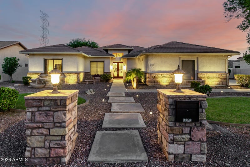 5343 Whispering Wind Dr, Glendale, AZ 85310