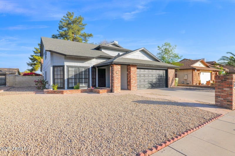 5344 Desert Hills Dr, Glendale, AZ 85304