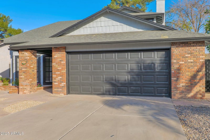 5344 Desert Hills Dr, Glendale, AZ 85304
