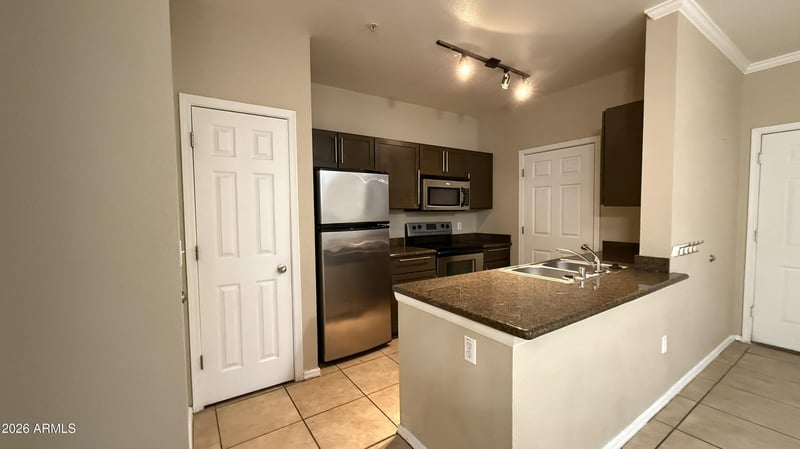 5345 E Van Buren St #111, Phoenix, AZ 85008