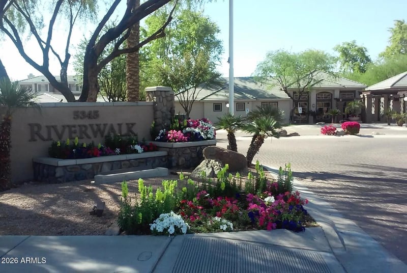 5345 E Van Buren St #111, Phoenix, AZ 85008