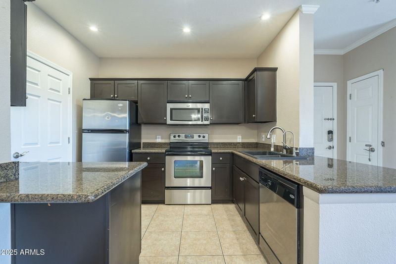 5345 E Van Buren St #305, Phoenix, AZ 85008