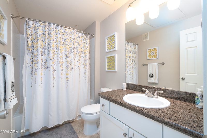 5345 E Van Buren St #318, Phoenix, AZ 85008
