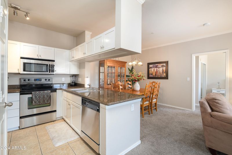 5345 E Van Buren St #318, Phoenix, AZ 85008