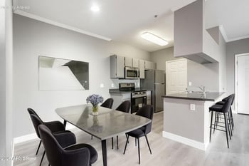 5345 E Van Buren St #367, Phoenix, AZ 85008